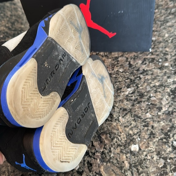 Air Jordan 5 retro Black and Blue Air Jordan Sneakers EUC 5.5Y - Picture 12 of 16